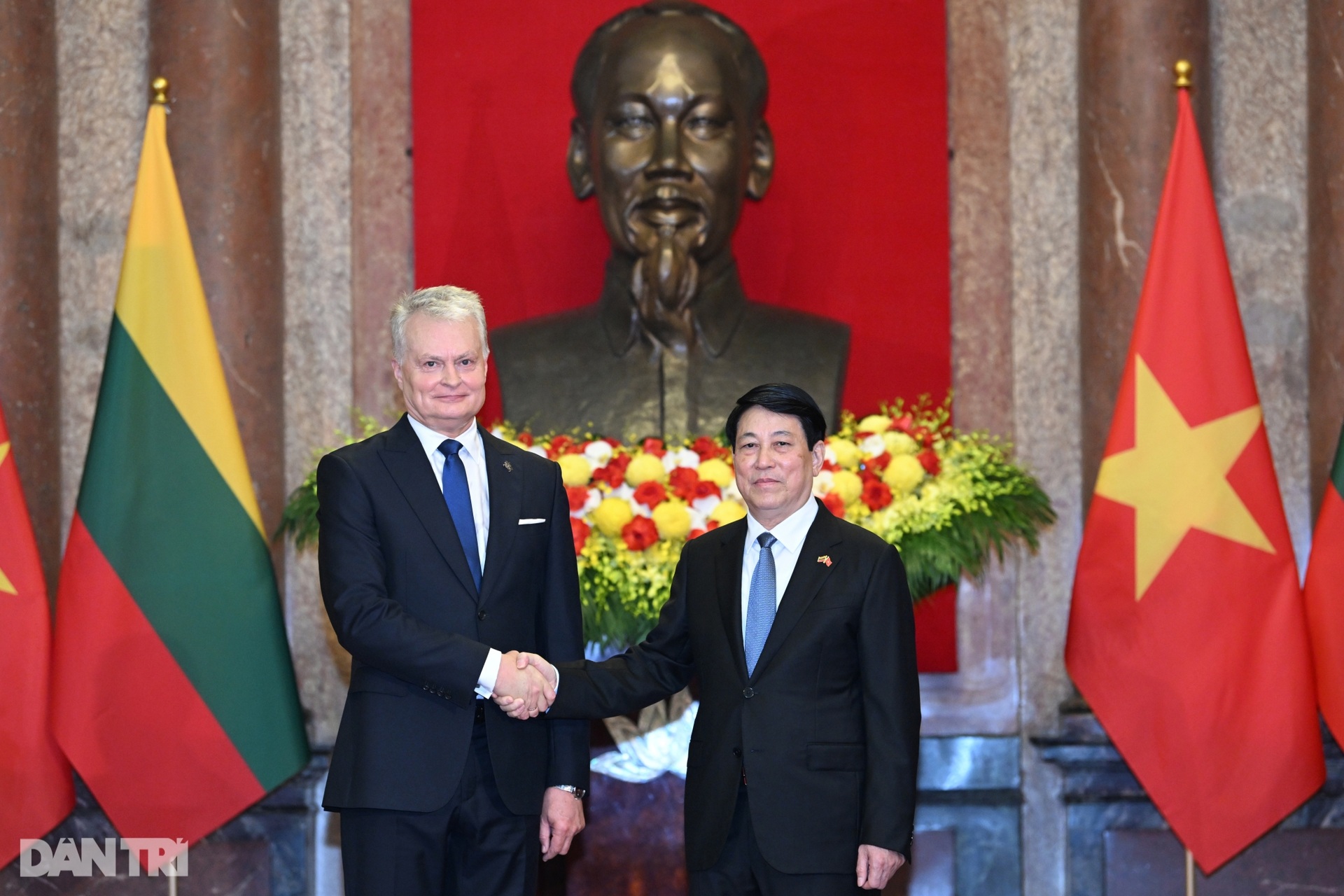 Chủ tịch nước Lương Cường chủ trì lễ đón Tổng thống Litva thăm Việt Nam - 6 Chủ tịch nước Lương Cường chủ trì lễ đón Tổng thống Litva thăm Việt Nam - 6