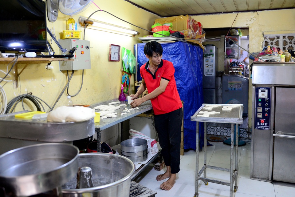 Chàng trai Sài Gòn chuyên làm bánh mì cá sấu, ngựa khổng lồ - 1 Chàng trai Sài Gòn chuyên làm bánh mì cá sấu, ngựa khổng lồ - 1