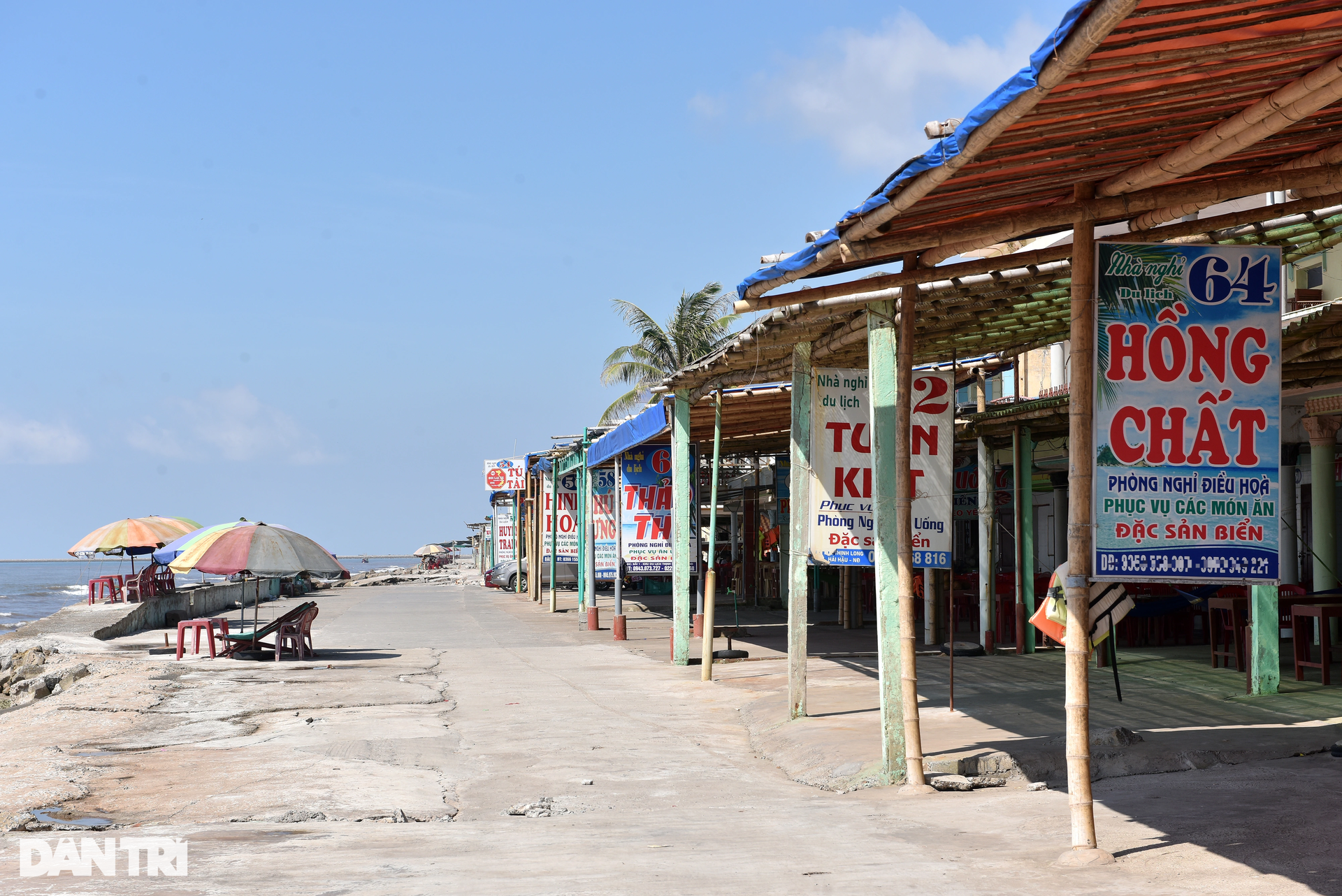 Những dãy ki ốt tan hoang ven biển Nam Định trước ngày bị xóa sổ - 14 Những dãy ki ốt tan hoang ven biển Nam Định trước ngày bị xóa sổ - 14