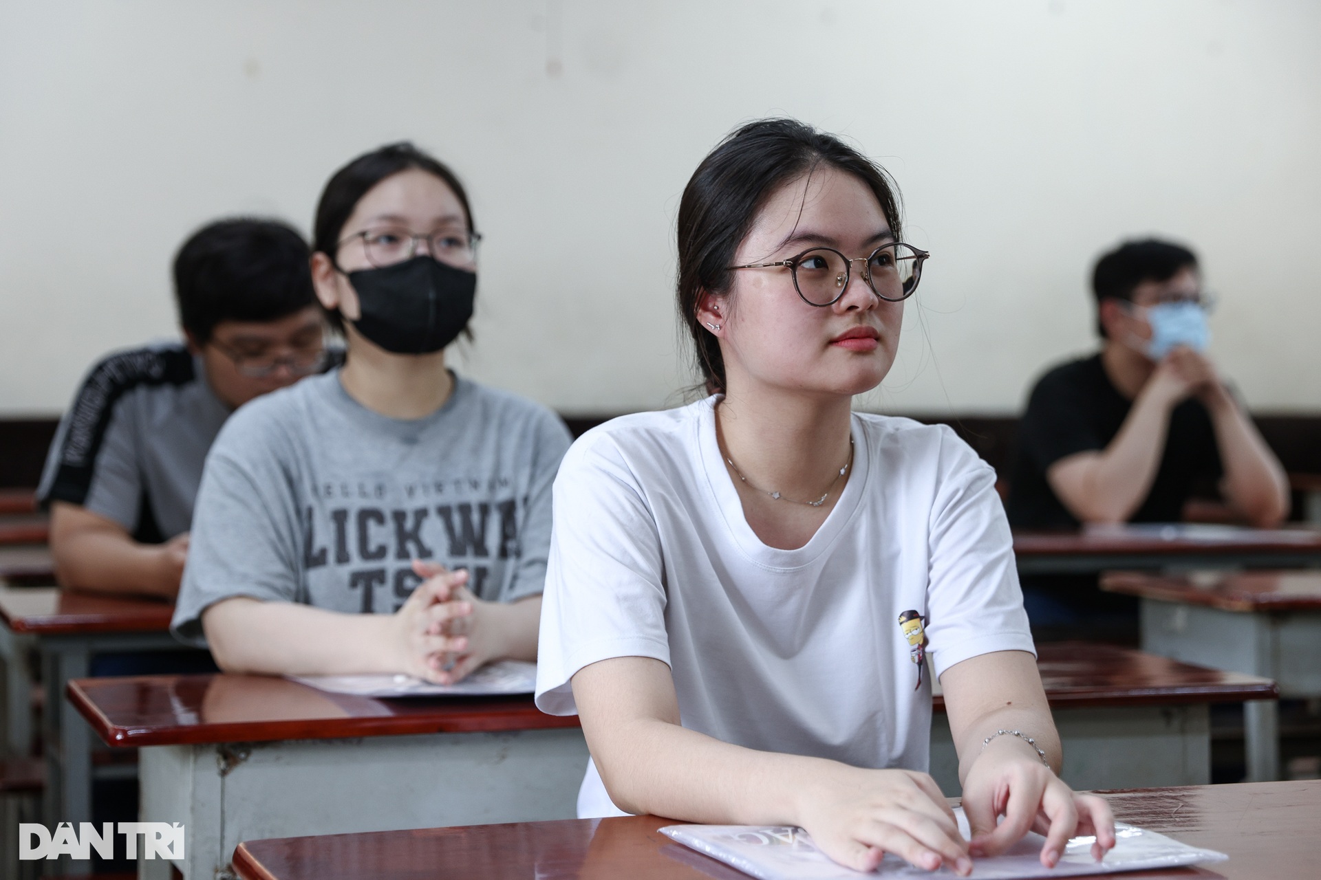 Thí sinh TPHCM rạng rỡ trong ngày làm thủ tục sự thi THPT - 9 Thí sinh TPHCM rạng rỡ trong ngày làm thủ tục sự thi THPT - 9