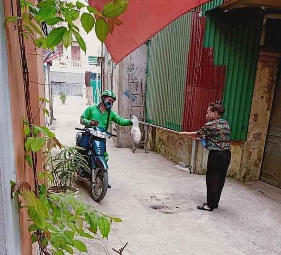 Muôn kiểu giao hàng cười ra nước mắt nhưng lại rất cần thiết trong mùa dịch - 5 Muôn kiểu giao hàng cười ra nước mắt nhưng lại rất cần thiết trong mùa dịch - 5
