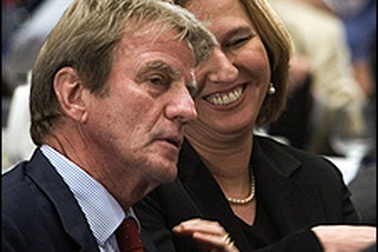 Ngoại trưởng Pháp và sự cố nhầm lẫn ngữ âm "chết người"