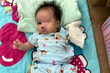Bé gái sơ sinh 2,6kg bị bỏ rơi trong bệnh viện