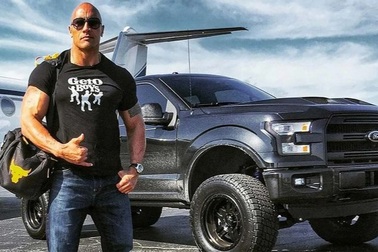 Những chiếc xe độ "chất lừ" của các ngôi sao lớn