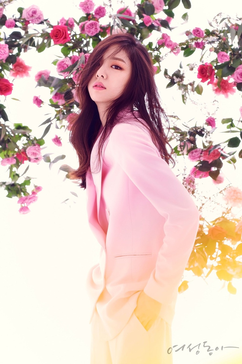 Seo Ji Hye: Tiểu thư Seo Dan sang chảnh trong “Hạ cánh nơi anh” - 9 Seo Ji Hye: Tiểu thư Seo Dan sang chảnh trong “Hạ cánh nơi anh” - 9