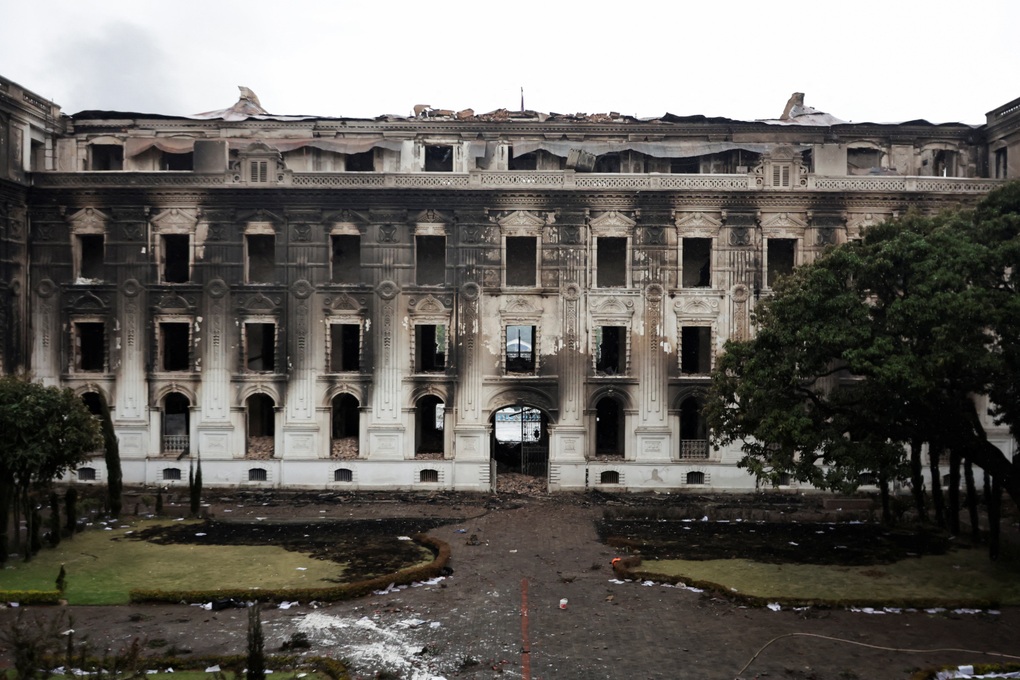 Giới trẻ Nepal xuống đường dọn hậu quả của các cuộc biểu tình - 2 Giới trẻ Nepal xuống đường dọn hậu quả của các cuộc biểu tình - 2