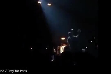 Ban nhạc sững sờ khi nghe tiếng súng vang lên trong nhà hát Bataclan