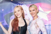 Miss Universe 2024 diện áo bà ba đến Việt Nam, được Kỳ Duyên đón ở sân bay