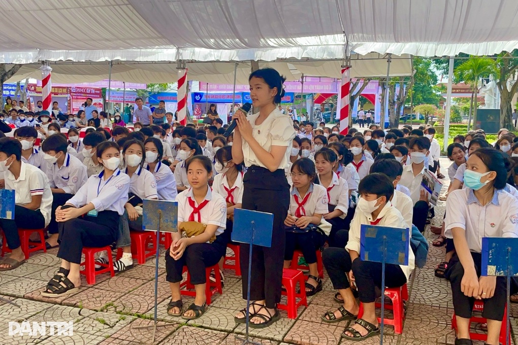 Giải đáp những thắc mắc của học sinh về đào tạo, việc làm - 2 Giải đáp những thắc mắc của học sinh về đào tạo, việc làm - 2