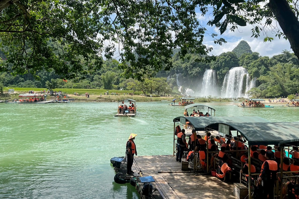 Tour ngắm thác Bản Giốc Việt Nam - Trung Quốc: Đi 5 tiếng vẫn chưa đã - 3 Tour ngắm thác Bản Giốc Việt Nam - Trung Quốc: Đi 5 tiếng vẫn chưa đã - 3