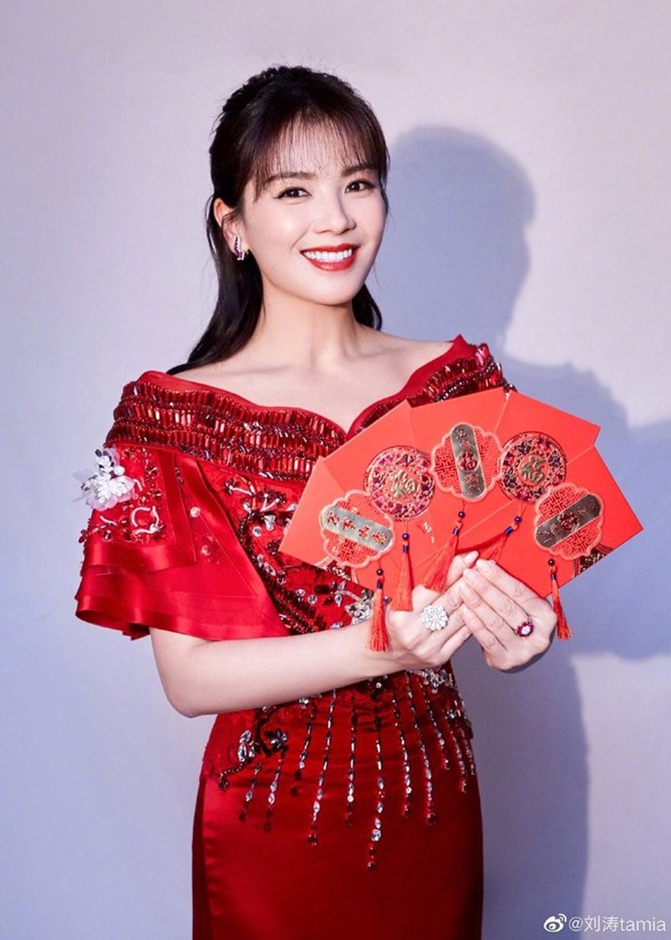 “Nàng A Châu” Lưu Đào đăng dòng trạng thái lạ, ẩn ý hôn nhân lục đục - 5 “Nàng A Châu” Lưu Đào đăng dòng trạng thái lạ, ẩn ý hôn nhân lục đục - 5