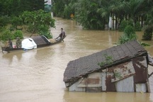 “Khúc ruột” miền Trung vật vã trong lũ