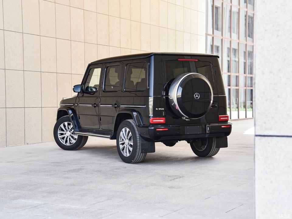 Mercedes-Benz G350 - Câu chuyện Y phục xứng kỳ đức - 4 Mercedes-Benz G350 - Câu chuyện Y phục xứng kỳ đức - 4