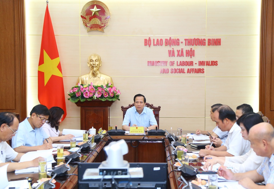 Tổ chức tôn vinh 400 cá nhân tiêu biểu trong lĩnh vực an sinh xã hội - 1 Tổ chức tôn vinh 400 cá nhân tiêu biểu trong lĩnh vực an sinh xã hội - 1