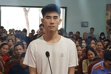 Dùng xyanua hạ độc bò của người tình hơn 15 tuổi