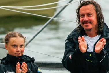 Cha của "chiến binh môi trường" Greta Thunberg: "Con bé vui nhưng tôi lo lắng"
