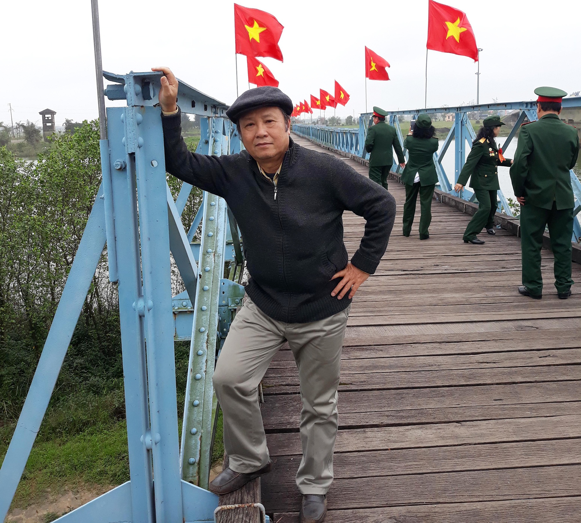 Người lính pháo binh và vành tang trắng trong ngày toàn thắng - 1 Người lính pháo binh và vành tang trắng trong ngày toàn thắng - 1