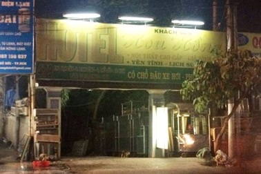 Khách thuê phòng tống tiền quản lý khách sạn