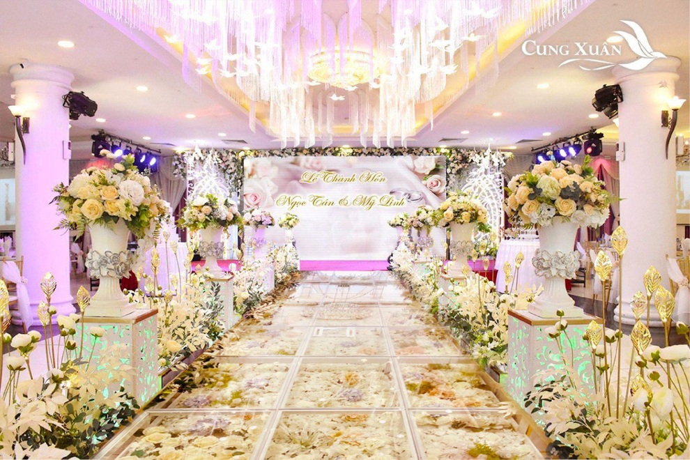 Không gian xa hoa và thực đơn thượng hạng tại Cung Xuân - 1 Không gian xa hoa và thực đơn thượng hạng tại Cung Xuân - 1