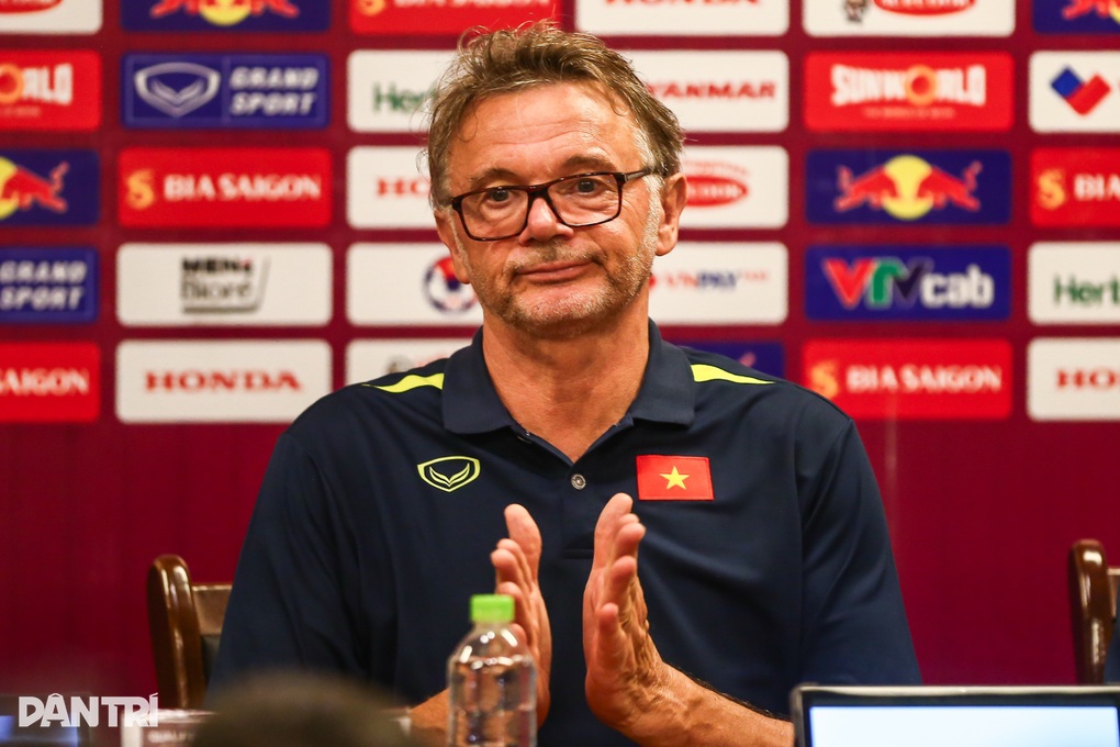 HLV Troussier: U23 Việt Nam đã có thể hướng tới Olympic - 2