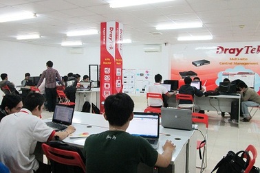 Học và làm thực tế qua “500 giờ trải nghiệm” tại iSpace