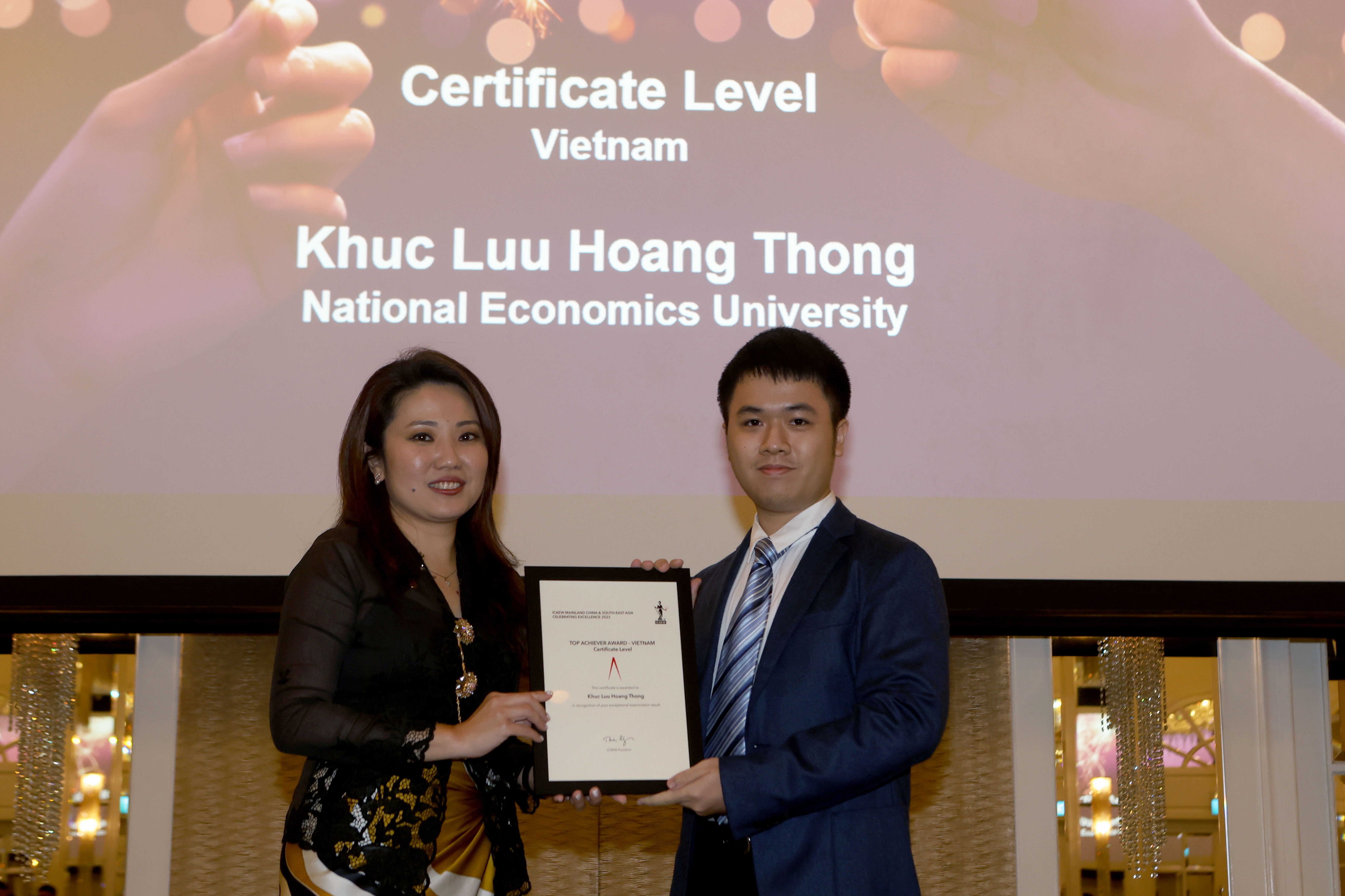Zintegrowany program księgowości i audytu ICAEW CFAB NEU spełnia standardy FIBAA - 3 Chương trình kế toán, kiểm toán tích hợp ICAEW CFAB của NEU đạt chuẩn FIBAA - 3
