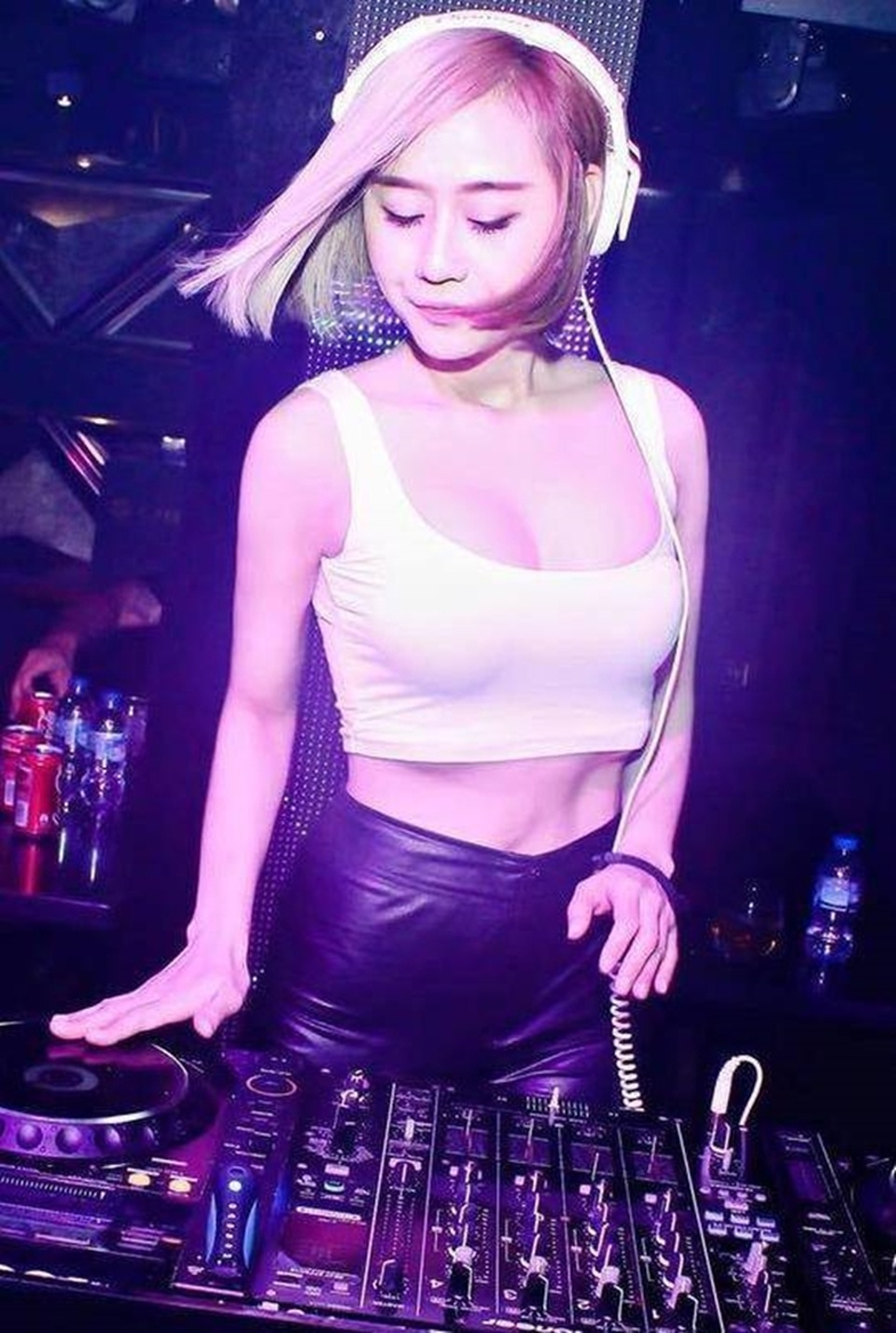Vũ Duy Khánh hàn gắn với vợ cũ - DJ Tiên Moon sau hơn 2 năm ly hôn - 4 Vũ Duy Khánh hàn gắn với vợ cũ - DJ Tiên Moon sau hơn 2 năm ly hôn - 4