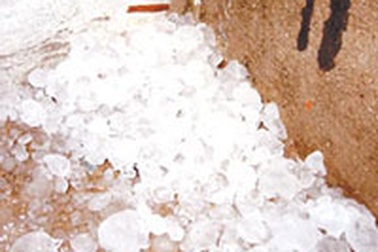 Gió lốc và mưa đá lớn chưa từng có ở Bắc Kạn