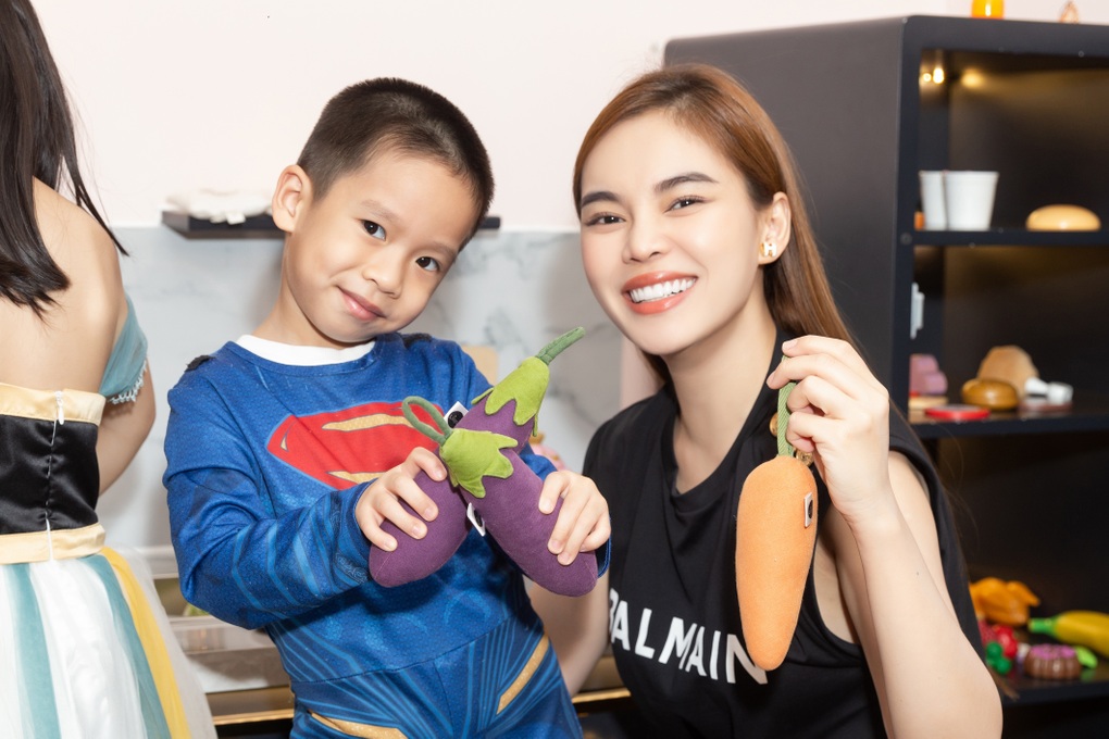 Giang Hồng Ngọc lần đầu hé lộ ảnh bí mật sinh con ở Mỹ cách đây 5 năm - 3 Giang Hồng Ngọc lần đầu hé lộ ảnh bí mật sinh con ở Mỹ cách đây 5 năm - 3