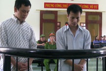 Xử 2 tên cướp tiệm vàng táo tợn