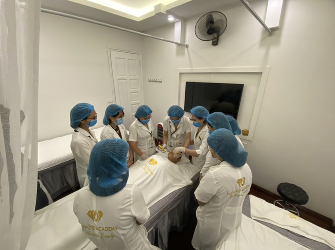 Diamond Academy - nỗ lực cho một năm 2022 thành công hơn nữa mục tiêu kiến tạo vẻ đẹp Việt - 5 Diamond Academy - nỗ lực cho một năm 2022 thành công hơn nữa mục tiêu kiến tạo vẻ đẹp Việt - 5