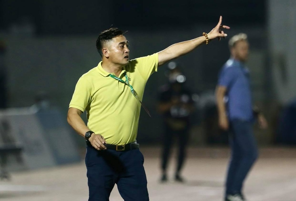 CLB Bình Định giữa chuỗi ngày khó khăn và toan tính của HLV Đức Thắng - 2 CLB Bình Định giữa chuỗi ngày khó khăn và toan tính của HLV Đức Thắng - 2