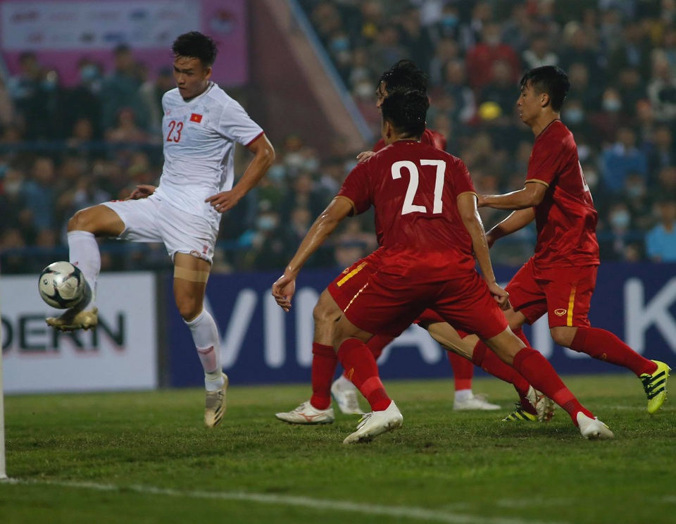 Đội tuyển Việt Nam 2-2 U22 Việt Nam: Dấu ấn lớn của Quang Hải - 15 Đội tuyển Việt Nam 2-2 U22 Việt Nam: Dấu ấn lớn của Quang Hải - 15
