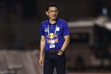HLV Kiatisuk chưa vội nói về cuộc đua vô địch V-League của HA Gia Lai