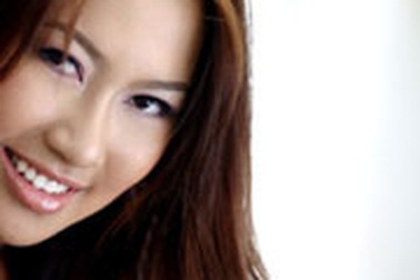 Ca sĩ Khánh Linh lên xe hoa