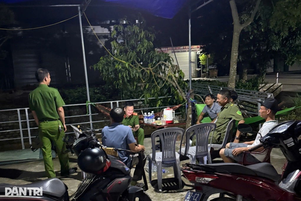 Vụ dân xây nhà trái phép ở Nghệ An: Bốn hộ dân đã tự nguyện tháo dỡ - 2 Vụ dân xây nhà trái phép ở Nghệ An: Bốn hộ dân đã tự nguyện tháo dỡ - 2