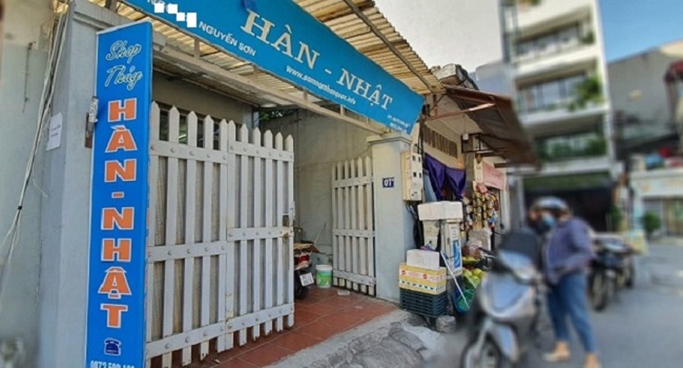 Sau lệnh “siết” hàng xách tay, bất ngờ với cảnh tượng tại phố Nguyễn Sơn - 4 Sau lệnh “siết” hàng xách tay, bất ngờ với cảnh tượng tại phố Nguyễn Sơn - 4
