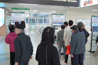 Cách một bệnh viện công thoát cảnh xếp hàng từ 6h, ngày khám 4.000 lượt