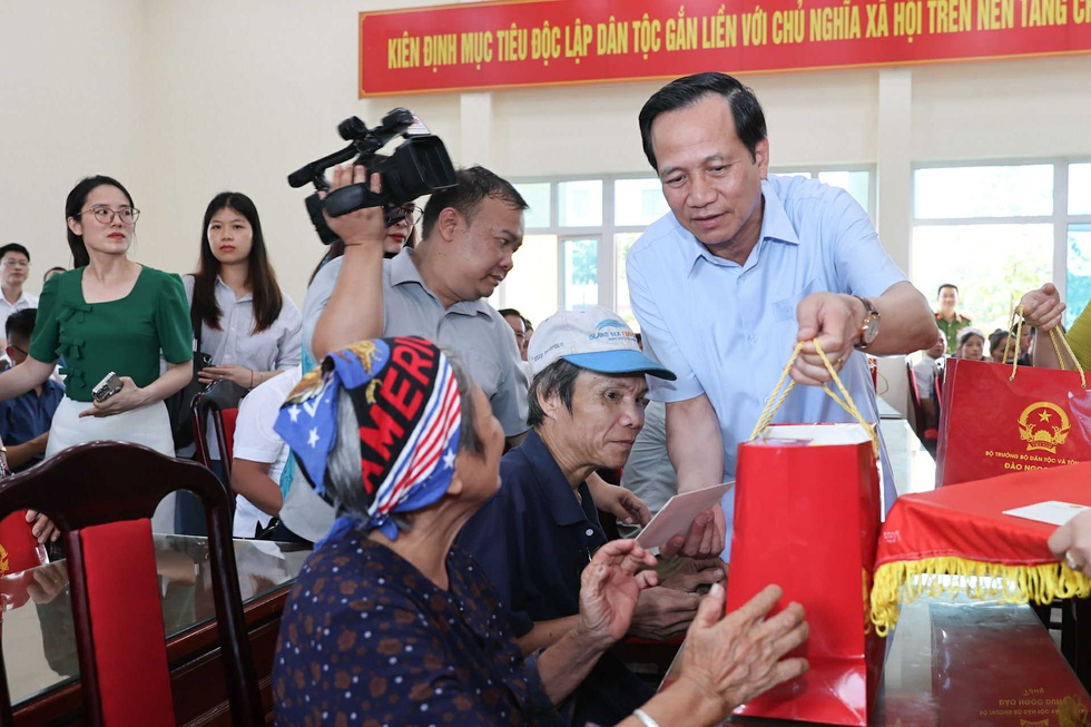 Phường, xã mới đừng nặng về hành chính, phải kiến tạo phục vụ nhân dân - 6 Phường, xã mới đừng nặng về hành chính, phải kiến tạo phục vụ nhân dân - 6