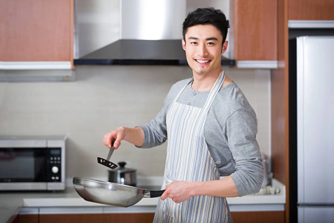 Vợ lo mất tiếng thơm khi lấy phải chồng thích đi chợ, nấu cơm - 1 Vợ lo mất tiếng thơm khi lấy phải chồng thích đi chợ, nấu cơm - 1