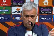 HLV Jose Mourinho không e ngại kỷ lục vô địch Europa League của Sevilla
