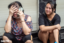 Cháy chung cư mini Hà Nội: Bật khóc khi không liên lạc được với người thân