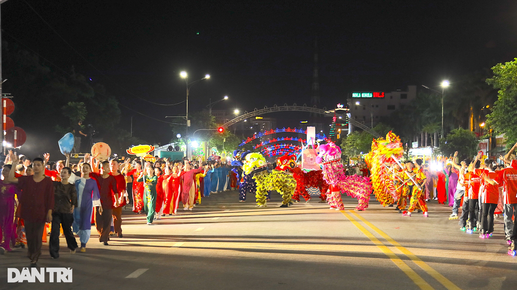 Đặc sắc chương trình Đêm hội kết đoàn trên quê hương Bác Hồ - 3