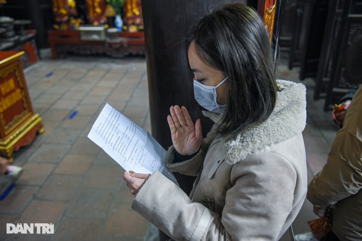 Giới trẻ Hà Thành đến chùa Hà cầu thoát ế trước ngày lễ tình yêu - 7 Giới trẻ Hà Thành đến chùa Hà cầu thoát ế trước ngày lễ tình yêu - 7