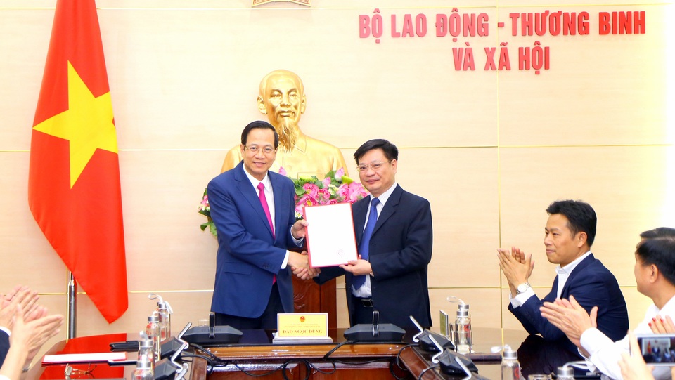 Viện Khoa học lao động xã hội cần trở thành trung tâm tầm cỡ quốc gia - 2 Viện Khoa học lao động xã hội cần trở thành trung tâm tầm cỡ quốc gia - 2