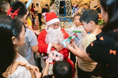 Rực rỡ Giáng sinh các quần thể Vinpearl - VinWonders