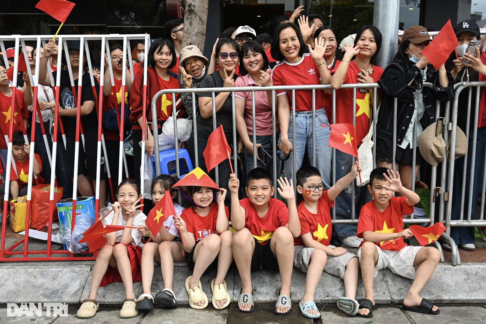 Ngắm dàn siêu mô tô trong lễ diễu hành kỷ niệm 70 năm Giải phóng Hải Phòng - 13 Ngắm dàn siêu mô tô trong lễ diễu hành kỷ niệm 70 năm Giải phóng Hải Phòng - 13