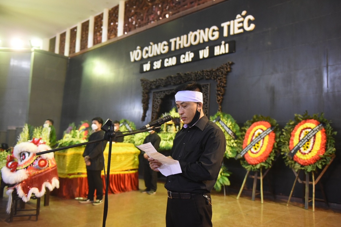 Dàn diễn viên Người phán xử xúc động tiễn biệt Hùng Cá rô Vũ Hải - 16 Dàn diễn viên Người phán xử xúc động tiễn biệt Hùng Cá rô Vũ Hải - 16