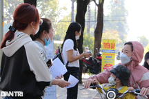 Doanh nghiệp đua nhau "thưởng nóng" để giành giật lao động