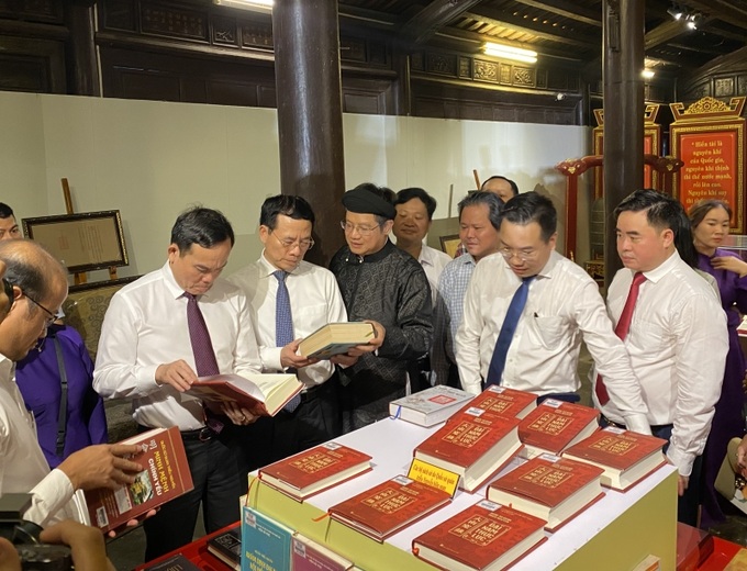 Phong trào đọc sách, tặng sách đã đến được nhiều nơi trên cả nước